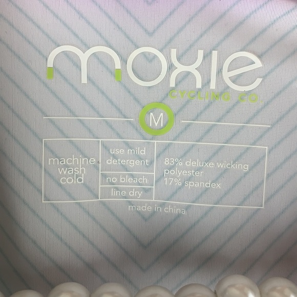 NWT Moxie Cycling Black White Colorblock Tee size Medium - Picture 8 of 11